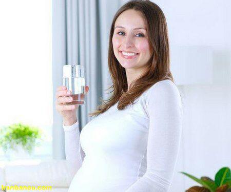 ضرورت مصرف آب در بارداری و میزان مصرف